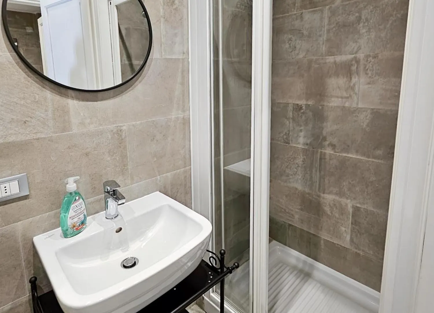 Third Floor San Lorenzo Apartment Florence